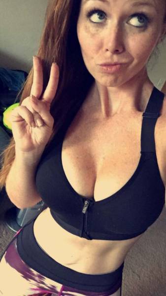 Fit Girls In Sports Bras Are Sexy AF