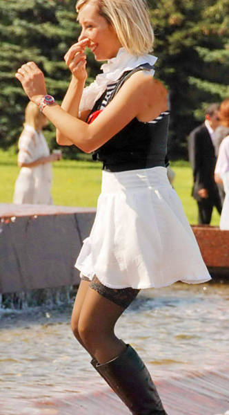 How Bridesmaid Stole The Spotlight At The Wedding