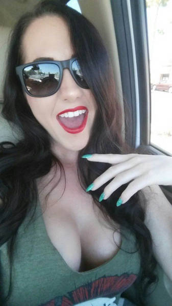 Girls With Beautiful Boobs Are A Mouthwatering Sight