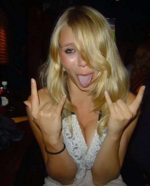 These Girls Announce Party Time!