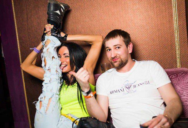 These Girls Announce Party Time!