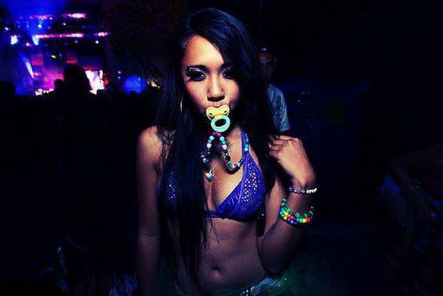 These Girls Announce Party Time!