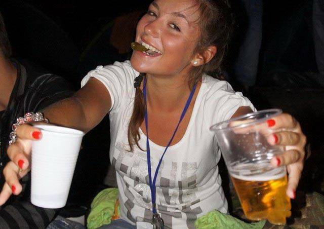 These Girls Announce Party Time!